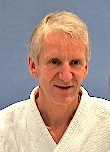 Hans im weißen Aikido-Anzug